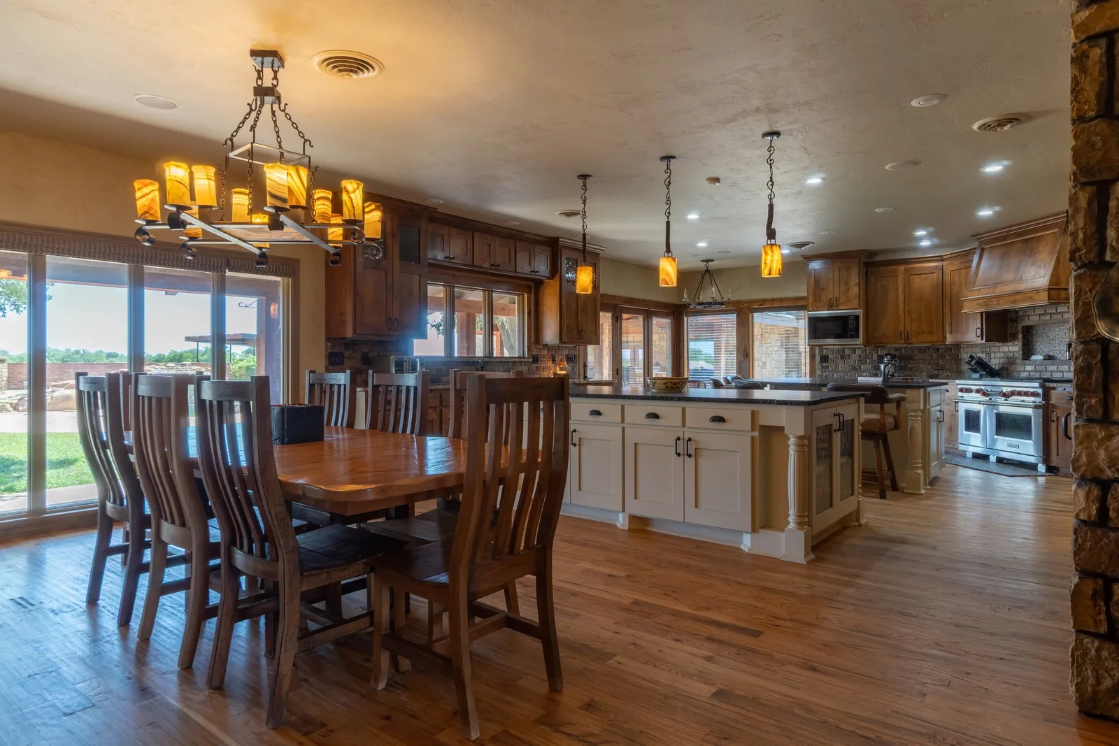 Dining room real estate photo